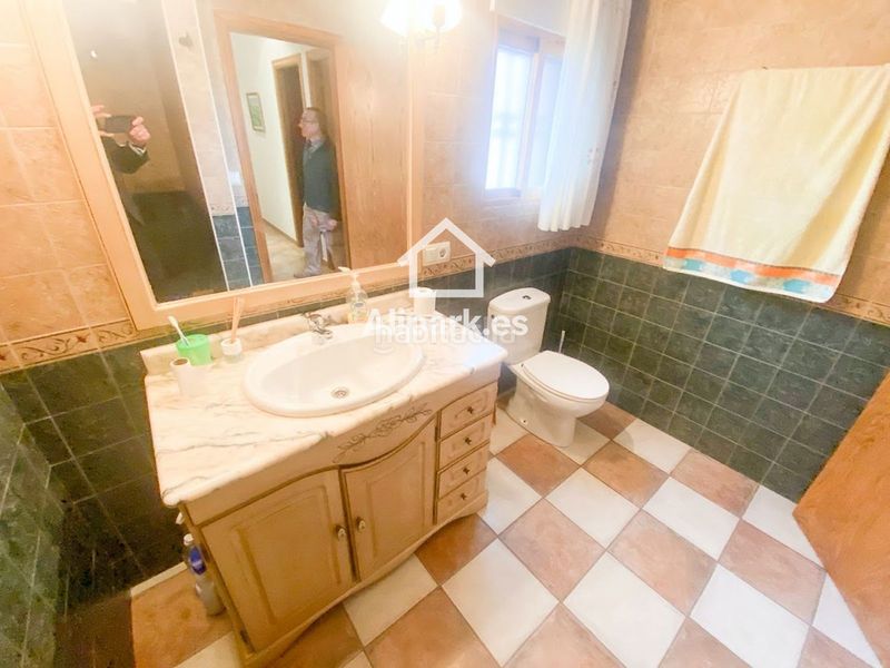 Foto 53614350-8f61-4b87-bb72-b119f9de1443. Xalet amb aparcament a Novelda