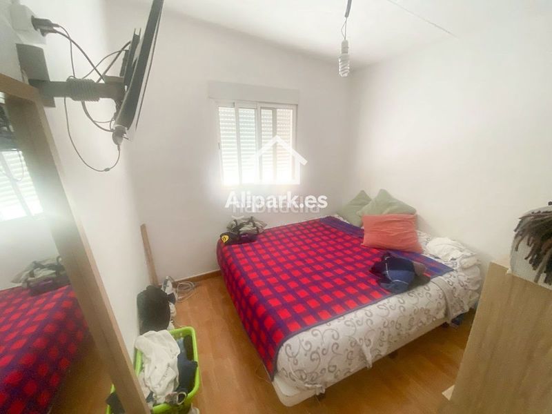 Foto 6a0dd81b-0492-43b4-a879-8e7f407fa471. Xalet amb aparcament a Novelda