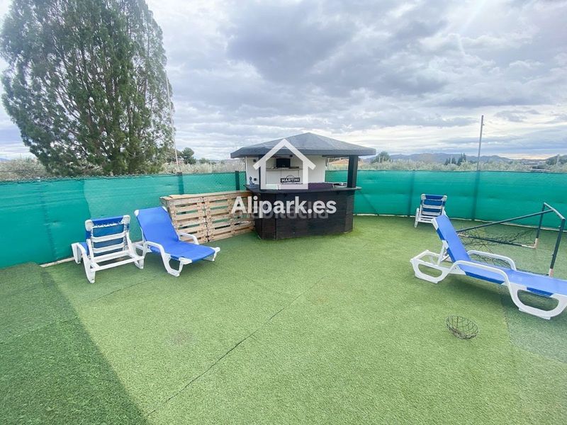 Foto 9f5db361-f353-468f-8534-95ae5d99cbe4. Xalet amb aparcament a Novelda