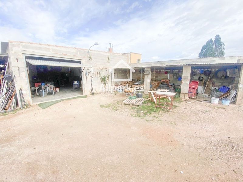 Foto a39193d3-ecd8-4d74-87c5-32cd6b0ca00d. Xalet amb aparcament a Novelda