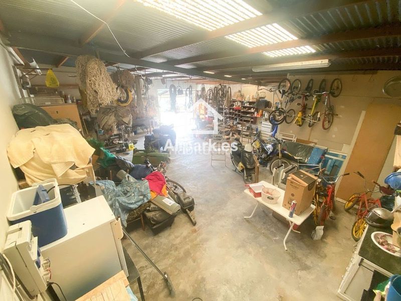 Foto bf2cf02e-2beb-4fe4-8c42-e5fcab8cdf86. Xalet amb aparcament a Novelda