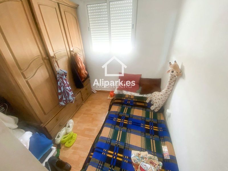 Foto d61b6ddf-fe07-4cc7-967b-b4d5bac3320e. Xalet amb aparcament a Novelda