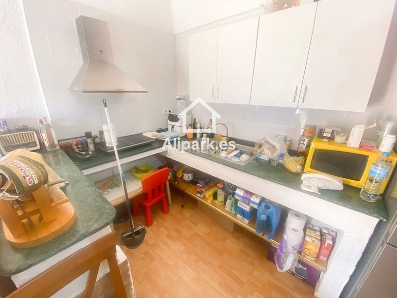 Foto eecf6998-961c-4817-9bdc-bee28f23e6a1. Xalet amb aparcament a Novelda