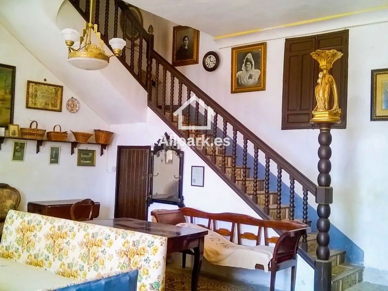 Foto f3d2cb41-bba5-4a53-8144-479deda689f7. Casa amb aparcament a Orihuela ciudad Orihuela
