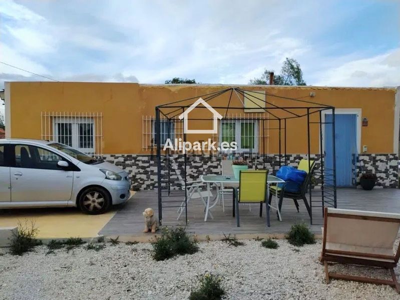 Foto 6116b786-f0f5-44c5-b70f-ad0a6c23105c. Xalet amb aparcament piscina a Rebolledo Alicante