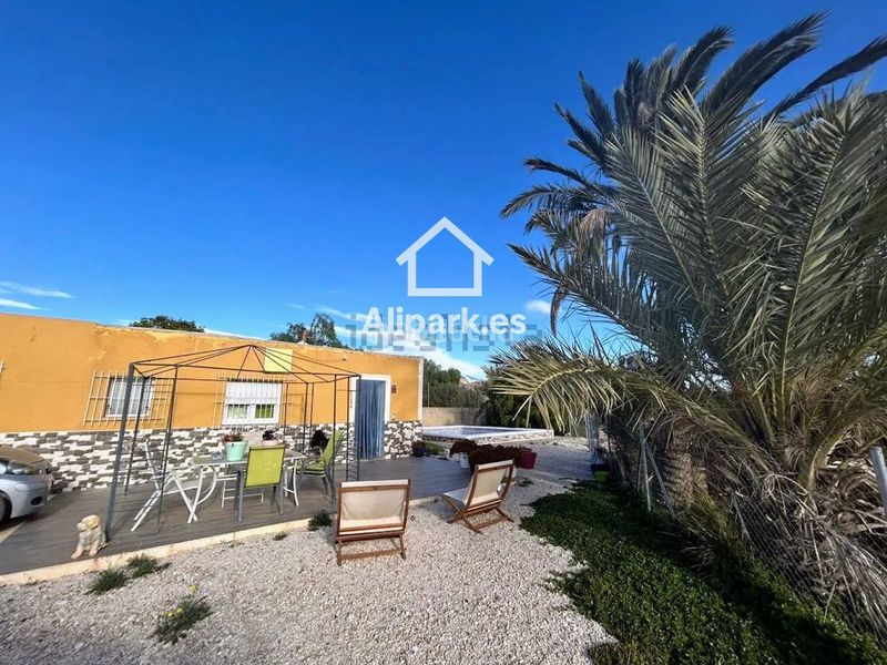 Foto f9433a25-76b7-42cf-8184-c880bb09942f. Xalet amb aparcament piscina a Rebolledo Alicante