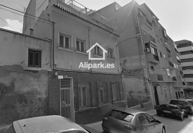 Foto b96dd781-b962-45e8-a2ce-270a9a2bc5c0. Edifici a Raval Roig - Virgen del Socorro Alicante