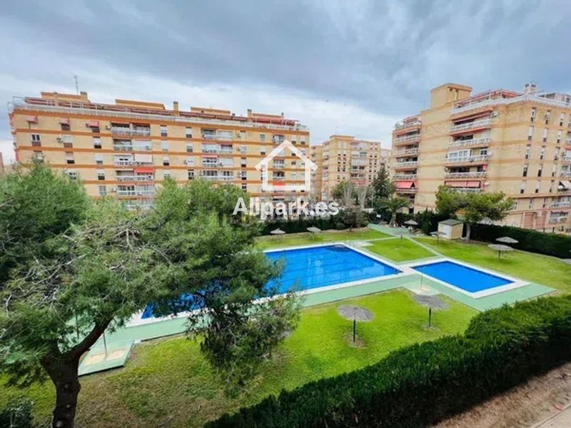 Foto bbc120b5-c8e2-4ce6-ae5a-84f56741603e. Pis amb calefacció piscina a Alipark Alicante