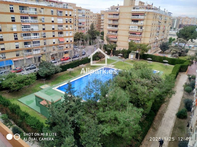 Foto d6526e4c-44eb-4048-a3a4-572f8f2c3491. Pis amb calefacció piscina a Alipark Alicante