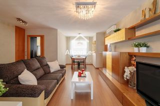 Rent Flat  Italia. Piso luminoso en ensanchediputación, alicante