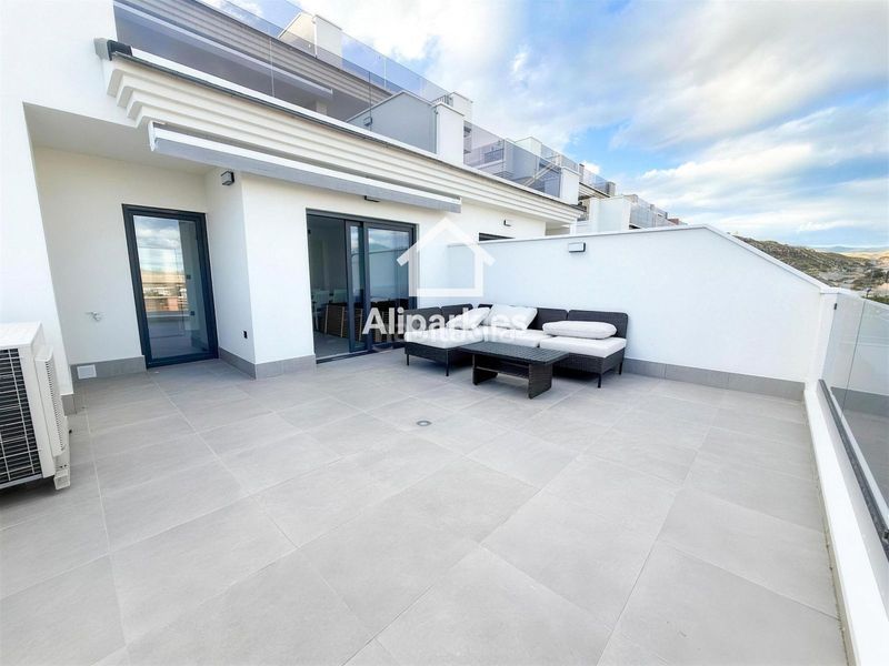Foto 2f23f228-a2ad-41dd-9f1e-515d26a22142. Flat with heating parking pool in Valle del Sol Mutxamel