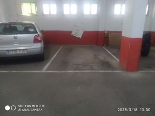 Aparcament cotxe a Calle Médico Pedro Herrero