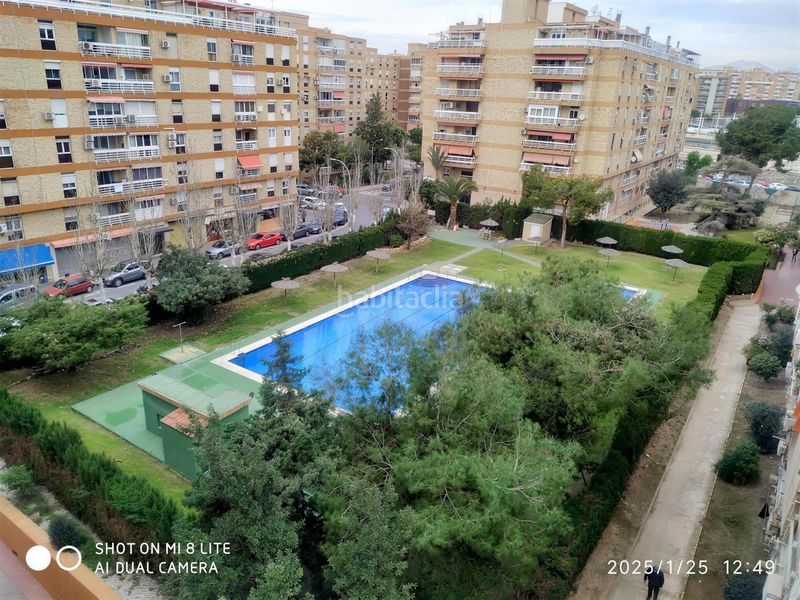 Foto 8aae349a-41a8-4a18-8ea6-8606e0fba7e0. Pis amb piscina a Alipark Alicante