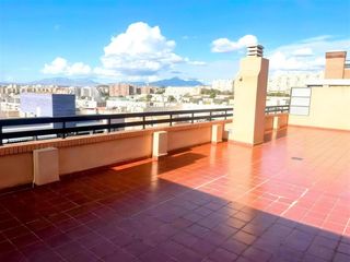 Àtic  Plaza alcalde agatángelo soler. Ático con piscina y terraza en garbinet