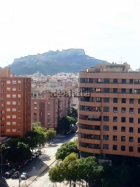 Foto af26b102-b497-49b4-8e79-92cc2f4e9155. Àtic amb aparcament piscina a Garbinet - Parque de las Avenidas Alicante