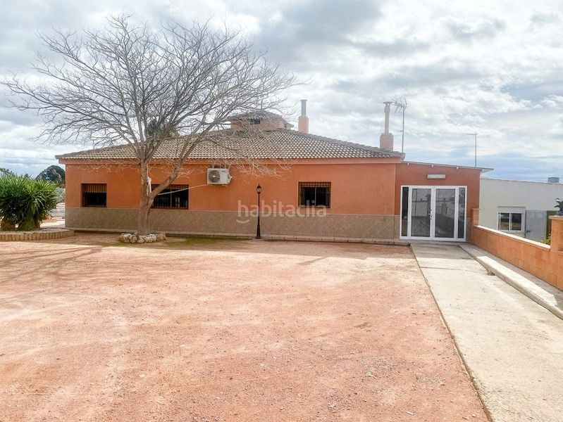 Foto 5d0bf308-fec1-4335-b3a1-5557d59d0323. Xalet amb aparcament piscina a Novelda