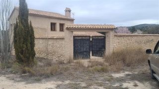 Chalet  Partida fontabret. Finca rústica con 30 hectáreas en biar