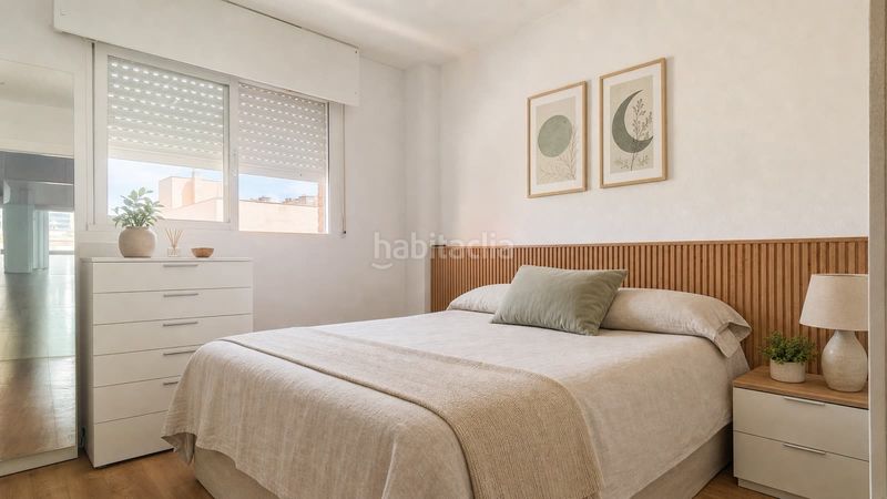 Foto f06ab4ee-5320-43ae-80d3-6840441e28e2. Pis amb piscina a Playa Muchavista Campello (el)