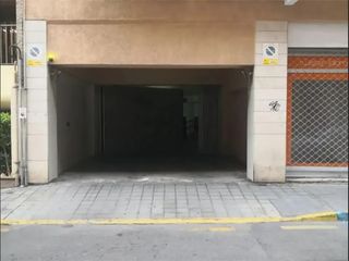 Aparcament cotxe a Pintor cabrera 26. Garaje en ensanchediputación, alicante