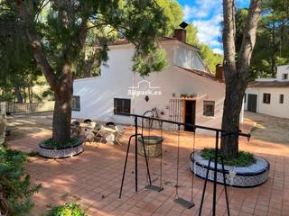 Xalet  Foia de castalla. Finca con casa cueva y piscina en la montaña