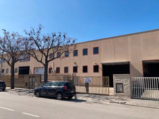 Industrial building in Carrer mataró 33. Nave en venta en les grases