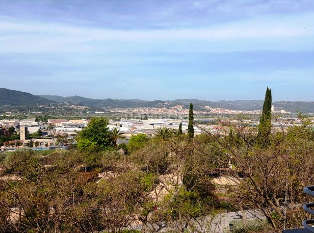 Foto 610a75eb-baa2-452d-bb26-7d7c961eb777. Dúplex amb calefacció aparcament a Les Grases Sant Feliu de Llobregat