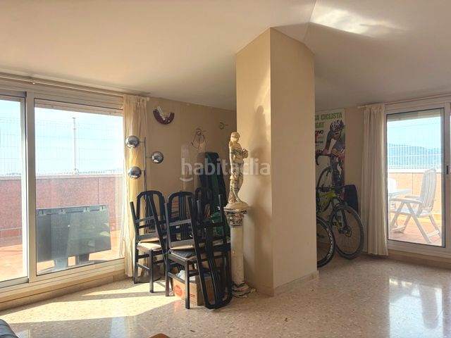 Foto a342ca4b-f1b8-4c36-9383-b2f809c365b3. Dúplex amb calefacció aparcament a Les Grases Sant Feliu de Llobregat