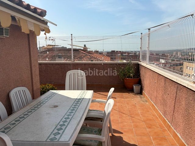 Foto a67866df-67d8-464e-9919-81f8a43cf49e. Dúplex amb calefacció aparcament a Les Grases Sant Feliu de Llobregat
