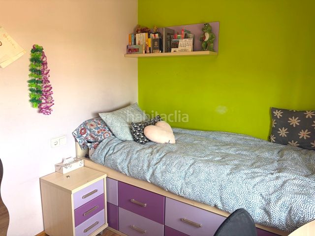 Foto cf54c6b0-ce4b-46b6-a973-d1a8762f961c. Dúplex amb calefacció aparcament a Les Grases Sant Feliu de Llobregat