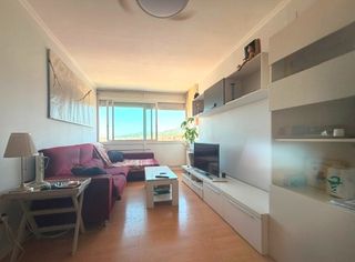Etagenwohnung  Carrer joan de batlle. Luminosidad, tranquilidad y unas vistas excepcionales.