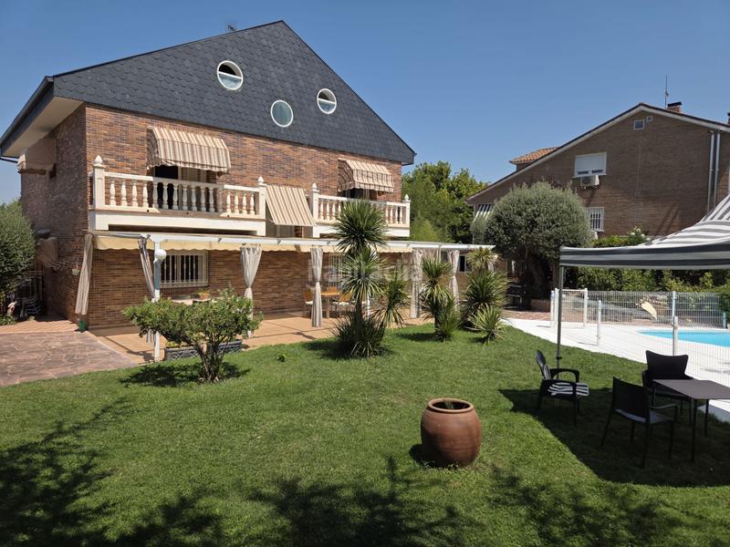 Foto 519cf57e-185c-490f-a142-617431dc5113. Chalet mit kamin heizung parking pool in Parque Coimbra Móstoles