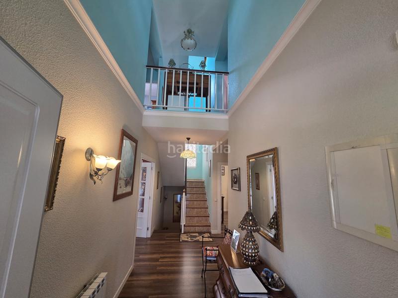 Foto 9cecbe2b-5d81-4006-83cd-c0ead1bebca5. Chalet mit kamin heizung parking pool in Parque Coimbra Móstoles