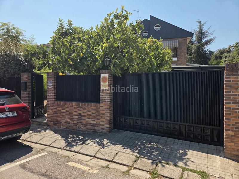 Foto d7da7583-1735-4a96-bc49-9a692a63b2c7. Chalet mit kamin heizung parking pool in Parque Coimbra Móstoles