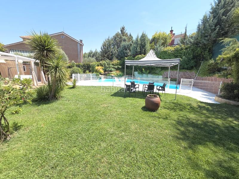 Foto e470bdaf-de70-439e-9f15-b37034e36e11. Chalet mit kamin heizung parking pool in Parque Coimbra Móstoles