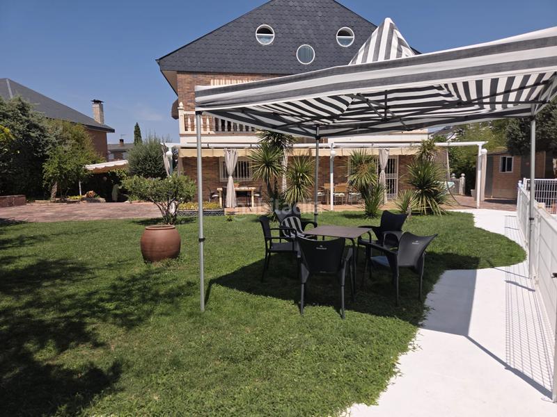 Foto f2e0934c-0a3d-471e-8c15-f492ea2f7989. Chalet mit kamin heizung parking pool in Parque Coimbra Móstoles