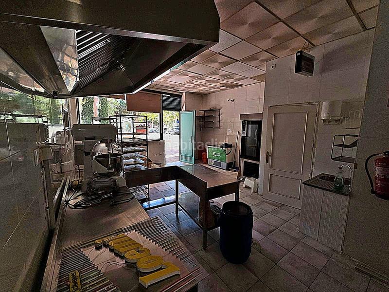 Foto 27994b8d-cd04-4174-9847-fe056a0dd842. Alquiler local comercial alquiler local comercial los rosales en Móstoles