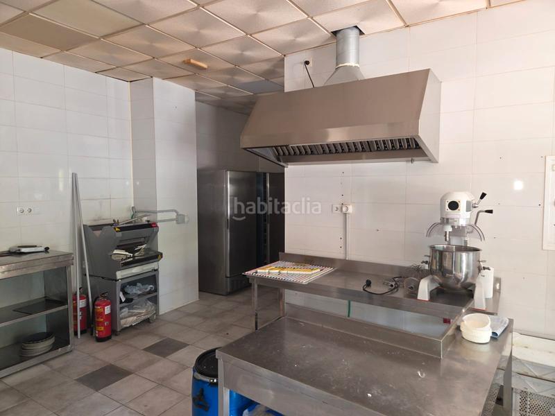 Foto 66181f71-a09b-42b9-b379-9596aa74f03e. Alquiler local comercial alquiler local comercial los rosales en Móstoles