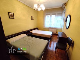 Rent Flat in Coronación. Habitación en alquiler en avenida, 1 dormitorio.