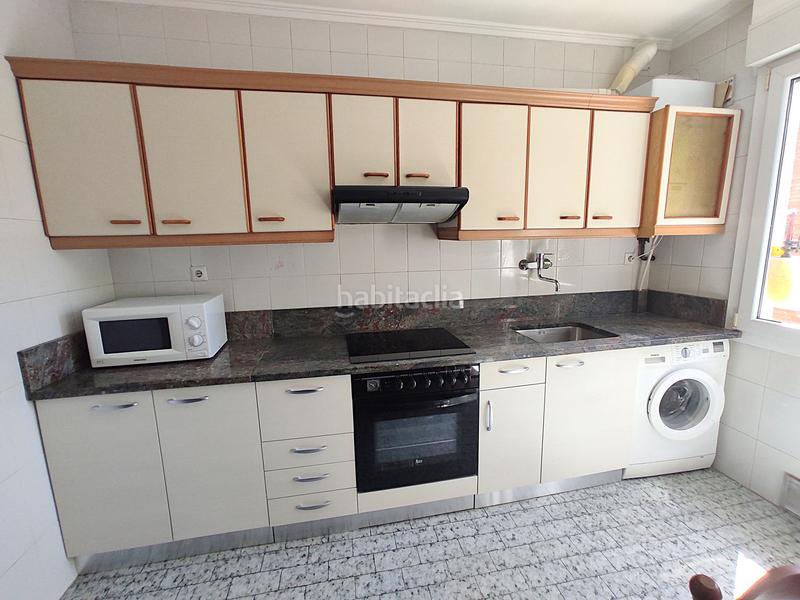 Foto cc0fcf56-12d4-4673-96d9-ed0b3958c1fe. Alquiler piso  en alquiler en Adurtza, 3 dormitorios. en Vitoria - Gasteiz