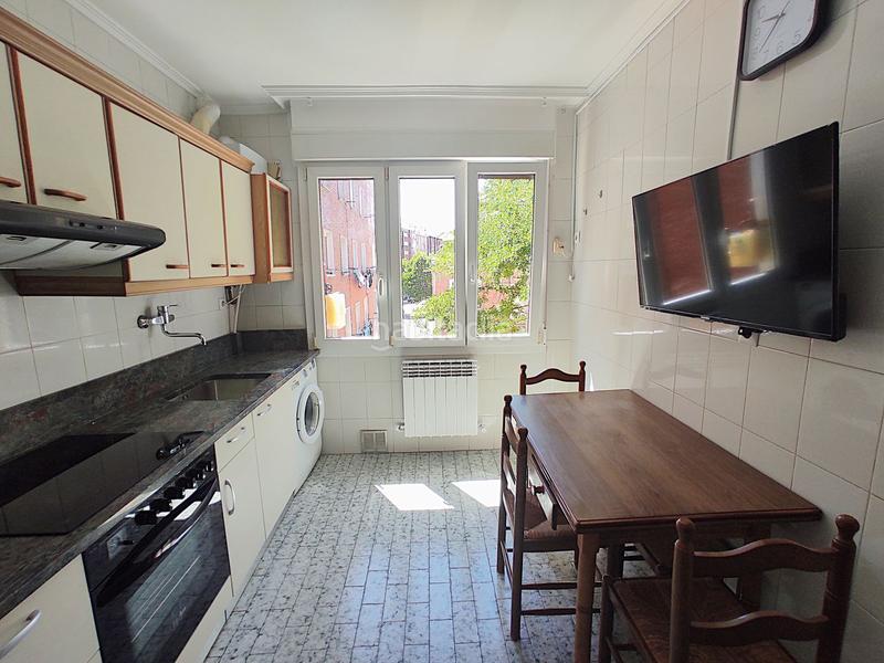 Foto 5d3b59c1-ea93-4076-bf49-f2815ed0e851. Location appartement avec chauffage dans Adurtza Vitoria - Gasteiz