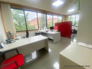 Office space in Ariznabarra. Oficina en venta en ariznavarra, 4 dormitorios.