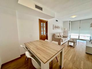 Location Appartement  Calle enric taulet. Alquiler de un piso reformado de dos habitaciones y dos baños en