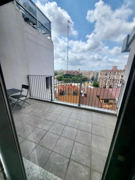 Foto 031cf2bb-0147-468a-91e1-2720eec601bf. Alquiler dúplex alquiler de un piso de dos habitaciones con terraza 40 m con jacuzzi privado, Sant Antoni, en Valencia