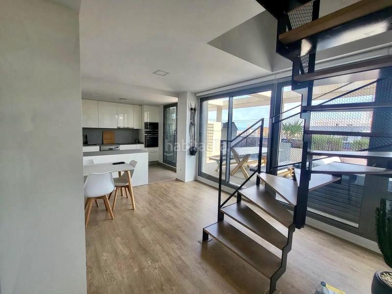 Foto e2ba6462-6aac-43b9-bbbc-53570c002de3. Alquiler dúplex alquiler de un piso de dos habitaciones con terraza 40 m con jacuzzi privado, Sant Antoni, en Valencia