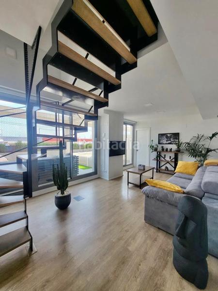 Foto f45f905a-2f3d-4e41-bb7a-fda6e5054399. Alquiler dúplex alquiler de un piso de dos habitaciones con terraza 40 m con jacuzzi privado, Sant Antoni, en Valencia