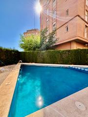 Location Appartement  Calle costera la. Alquiler de piso de tres habitaciones y piscina comunitaria, en