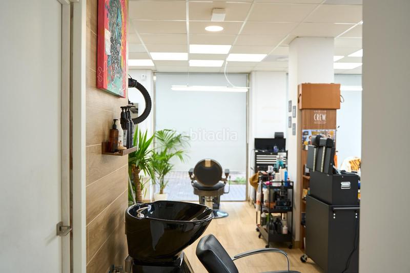 Foto 55504b4d-abc5-4f12-9120-411c0db41b96. Traspaso local comercial se traspasa barbería masculina en pleno funcionamiento avenida blasco ibáñez, en Valencia