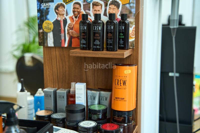 Foto 564e2bd3-2e00-45ba-b5c6-7843e2e53090. Traspaso local comercial se traspasa barbería masculina en pleno funcionamiento avenida blasco ibáñez, en Valencia