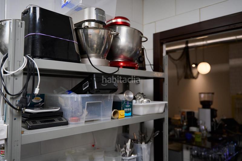 Foto cfe54a88-5ac9-44c0-ad82-16f30af5a656. Traspaso local comercial traspaso de la cafetería en funcionamiento con clientes habituales en el centro en Valencia