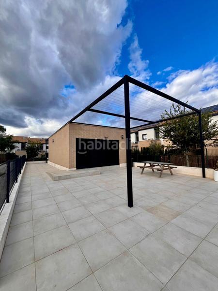 Foto 49877a9b-ee29-4f22-8a95-f7bff4525af7. Location maison jumelée avec chauffage parking dans Eliana (l´)